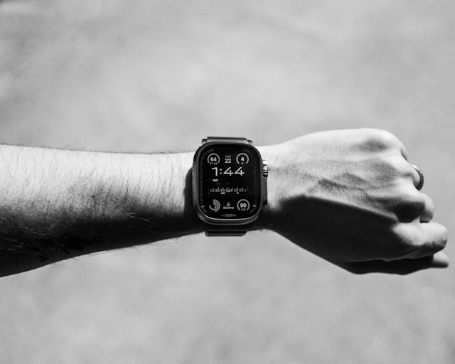 Smartwatch displaying fitness and activity metrics